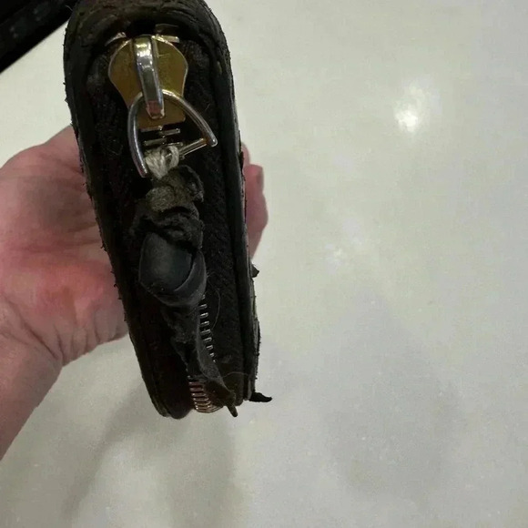 Bottega Veneta Intrecciato lamb skin brown zip around wallet - Picture 14 of 16